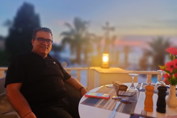 محمد هادي عون يقدم نصّا نثريّا  بعنوان “على الرصيف!!”