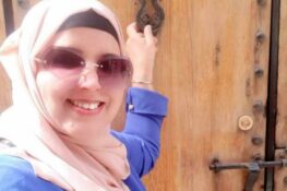 الشاعرة المغربية ثورية الكور: قصيدة بعنوان “الرقص على الجراح المكشوفة“