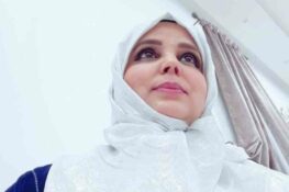 ثورية الكور: نثرية بعنوان “الحياة امرأة مشاغبة”