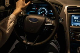 أماليا خالد: اختيارك لنوع الموسيقى يقصّر او يطوّل وقتك أثناء القيادة