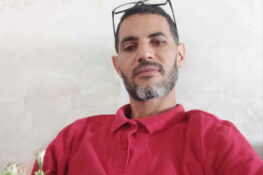 ادريس أبورزق: “أحيانًا يختفي ليبكي دون شهود”