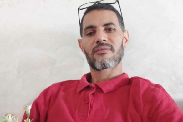 ادريس أبورزق: “أحيانًا يختفي ليبكي دون شهود”