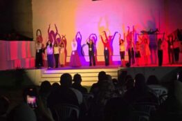 قصور الساف: شاعر يحوّل إقامته الى مركز ثقافي