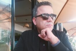 محمد هادي عون يقول “زخّات المطرِ على جسدي العاري”