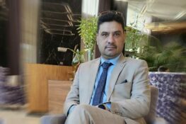 خالد الباشق: قصة قصيرة بعنوان “وعود”