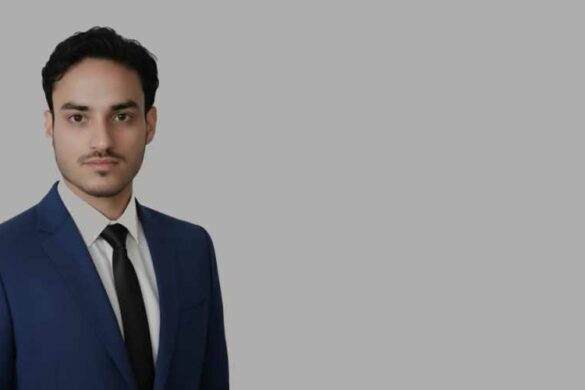 مصطفى عبدالملك الصميدي يكتب “قيامتي مرهونة بقيامها!!”