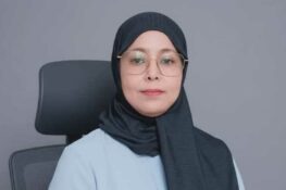 تكريم برسالة لا تنطفئ أستاذ الفلسفة رسالة تربوية لا تُحال على التقاعد