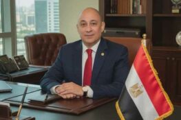 الشاعر محمد المصري يكتب “سفيرة من أهل القمر!!”