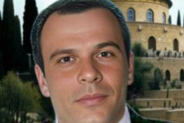 عبد الرزاق البحري يقدم نصا نثريا بعنوان “قالت قصائدي”