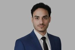 مصطفى الصميدي / اليمن: يقدّم نصّا بعنوان “ليس كمثلها”