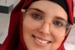 ثورية الكور/المغرب: تقدّم نثريّة بعنوان “أحتاجُ لعناقٍ!!”