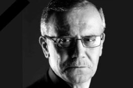 فيديو – رحيل صوت “أناديكم”… مسيرة أحمد قعبور بين الفن والالتزام