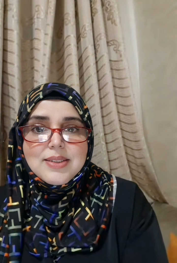 الشاعرة المغربية ثورية الكور – مرت من هنا شاعرة