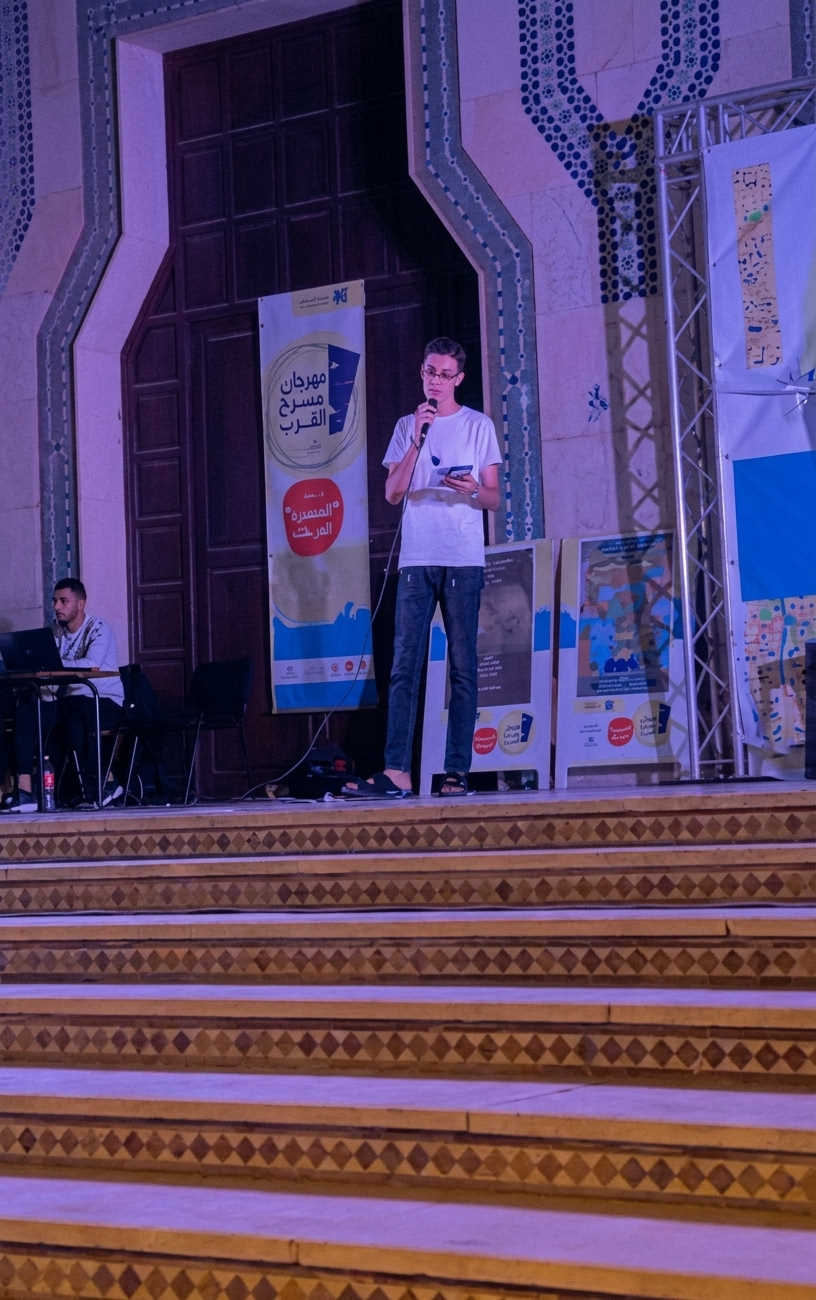 بالفيديو / الشاعر المغربي وليد سرنان – أيا بحر قل لي